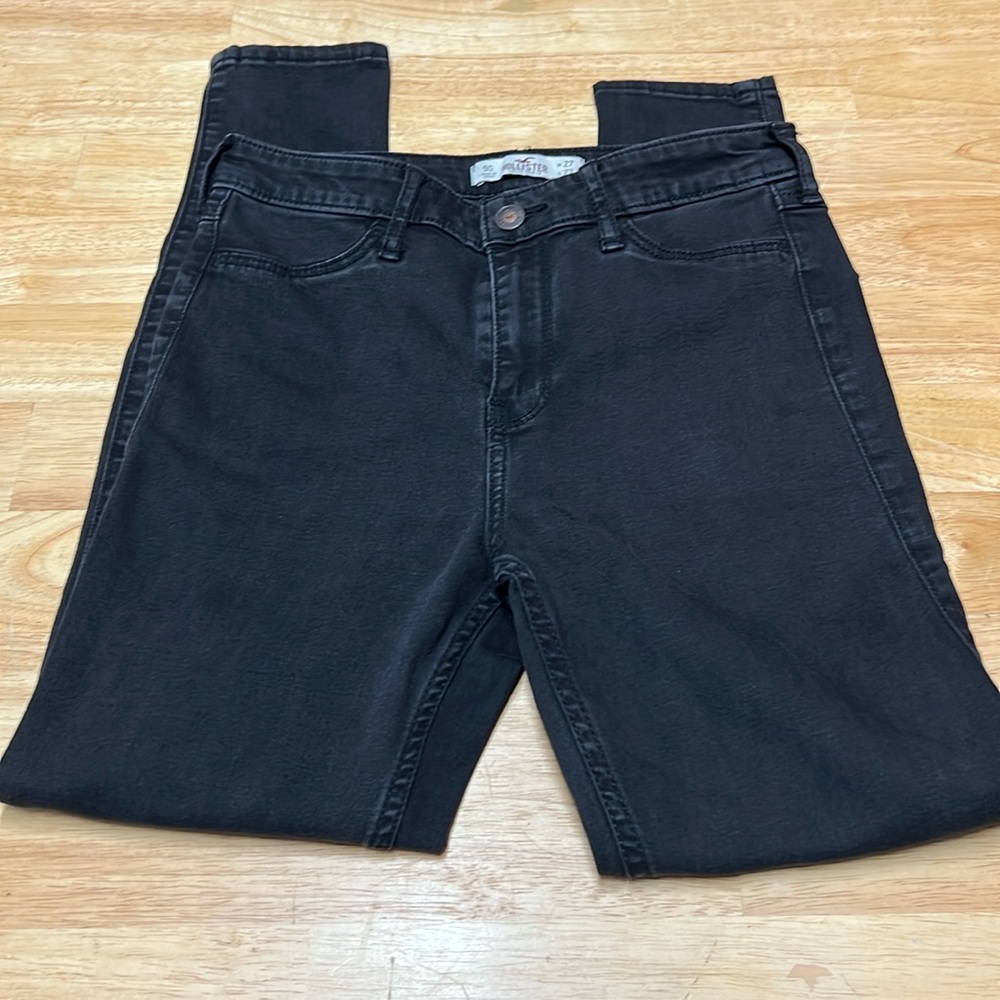 Hollister black skinny jeans 5 short